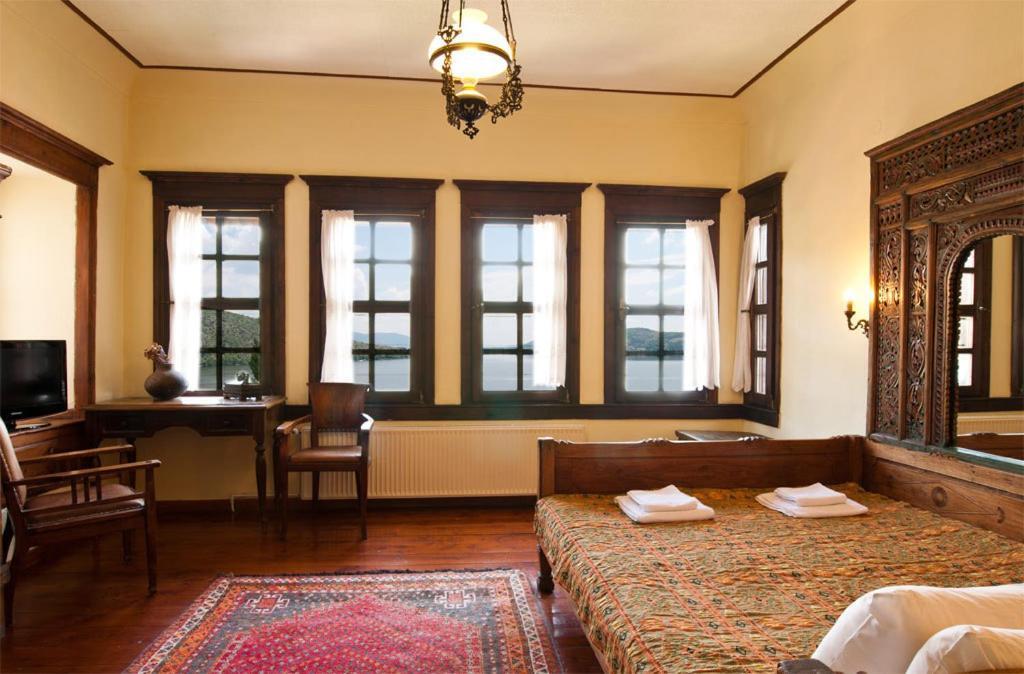Vergoula'S Mansion Kastoria Bagian luar foto