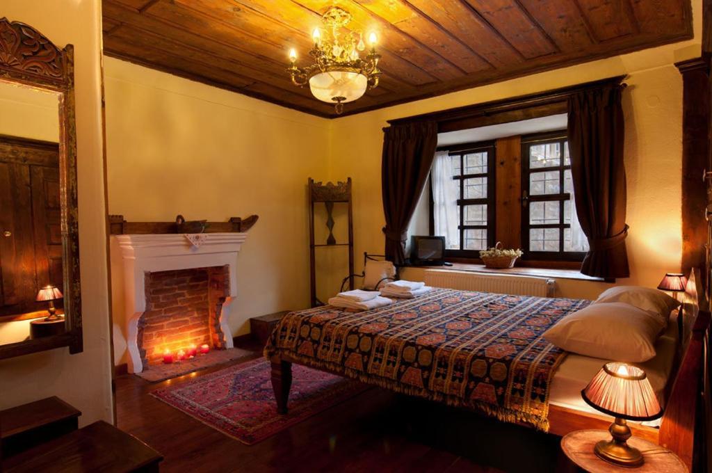 Vergoula'S Mansion Kastoria Bagian luar foto
